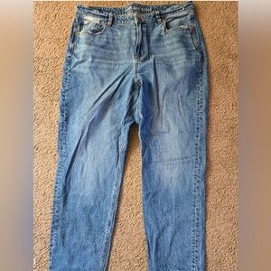 American Eagle mom jeans distressed 14